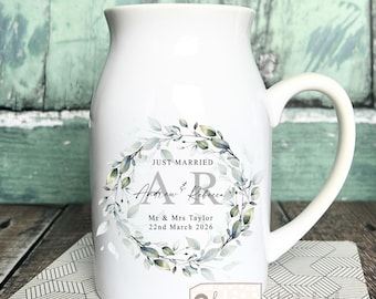 Personalised Wedding vase jug gift, Bride Groom, Mr Mrs gift, Newlywed gift, Ceramic Small Vase Mug