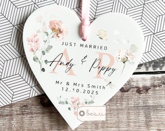 Personalised Just Married Gift Mr & Mrs Wedding Gift Newlyweds Bride Groom Roses Greenery Heart Decoration Ornament Keepsake wedding favour