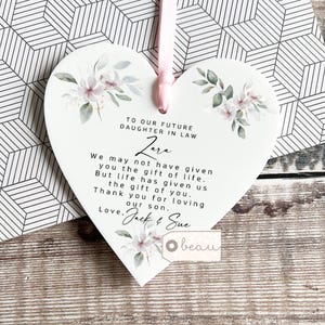 Personlig framtida underbar svärdotter present brud present bröllopspresent grönska krans akryl hjärta dekoration ornament minnessak