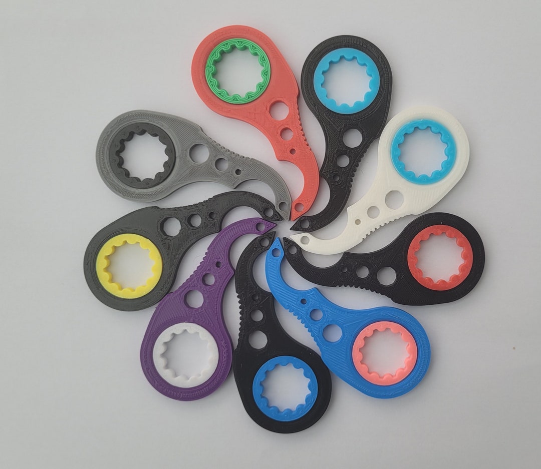 Keychain Spinner Fidget Spinner Key Ring Karambit Spinning Keychain