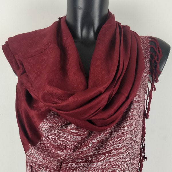 Pashmina Vaisana en viscose. Bicolore avec motifs paisley rouge et blanc