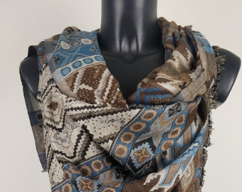 Pashmina Jyoti in reversible multi-colored viscose. Inca pattern, brown and blue.