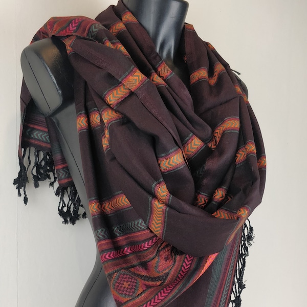Pashmina Manai in viscose. Brown Inca-inspired striped scarf.