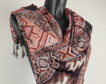 Pashmina Jyoti en viscose multicolore réversible. Motif inca, saumon et marron.