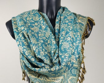 Sankya reversible pashmina in viscose. Scarf with blue paisley patterns.