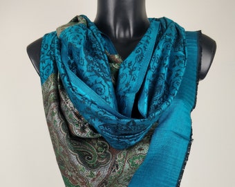 Pashmina Rudra réversible en modal. Motif paisley bleu