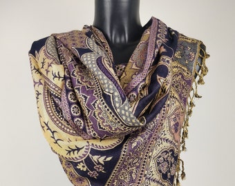 Vintage Hantra pashmina in viscose. Reversible scarf with purple paisley patterns.
