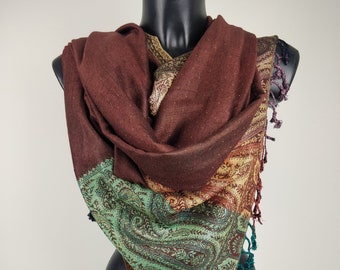 Pashmina Helak multicolore réversible en viscose. Motifs paisley marron.