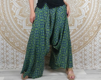 Pantalon Pakela en soie indienne. Sarouel jambe large. Divers coloris (vert / violet et jaune / orange / marron)