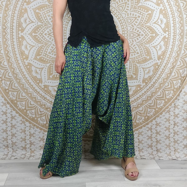 Pantalon Pakela en soie indienne. Sarouel jambe large. Divers coloris (vert / violet et jaune / orange / marron)