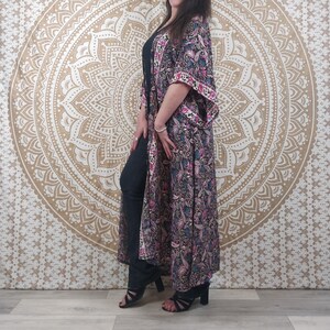 Javeda women's long kimono in Indian silk. Boho kimono with loose sleeves. Purple paisley print.