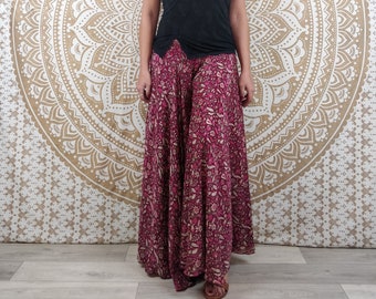 Pantalon femme Sirohi en soie indienne. Pantalon jupe. Imprimé paisley fuchsia.