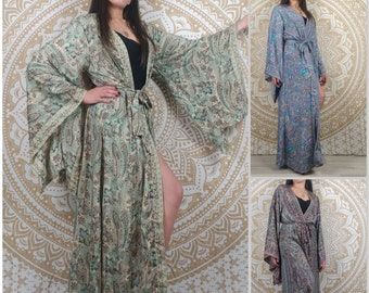 Vijay women's long kimono in Indian silk. Japanese style kimono with long sleeves. Blue, gold / purple / gray, purple, blue paisley print.