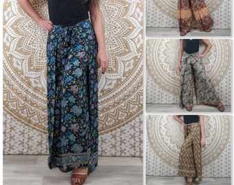 Pantalon thaï femme Moyana en soie indienne. Pantalon portefeuille bohème. Imprimé fleuri noir et bleu / pailsey marron et or / marron