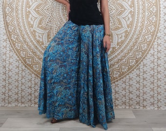 Pantalon femme Sirohi en soie indienne. Pantalon jupe. Imprimé fleuri / paisley bleu avec insertions dorées.