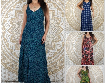 Robe longue Salyana. Robe ethnique chic à fines bretelles. Imprimé feuilles bleu, vert / ethnique rose / géométrique bleu / feuillage vert