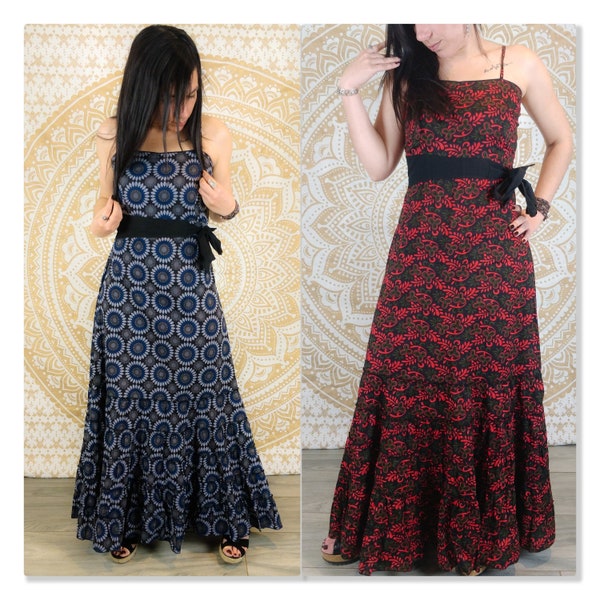 Robe longue Haryana en coton. Robe bohème ajustée et évasée à volants. Imprimé marguerites bleues / rouge, noir et vert / noir, rouge, blanc