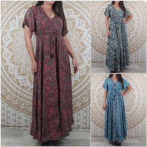 Sahjana long dress in Indian silk. Adjustable and flared short-sleeved bobème dress. Red, black / blue paisley / floral ethnic print