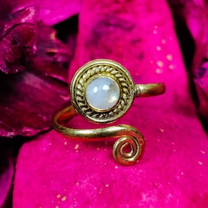 Boho ring with semi-precious stone. Adjustable ethnic brass ring.