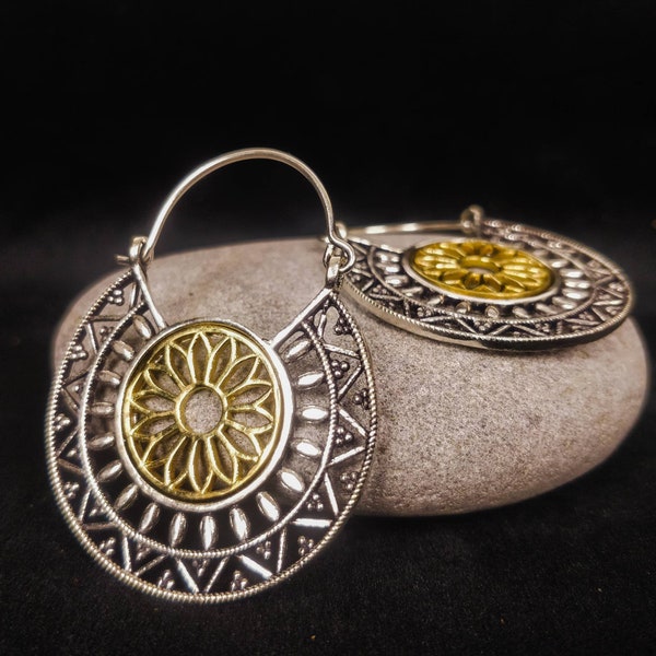 Indian ethnic Creoles. Boho earrings in brass / silver plated brass.