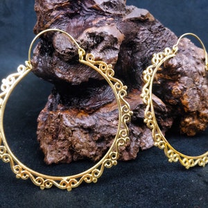 Large oversized boho earrings. Maxi ethnic hoop earrings in brass / silver-plated brass.