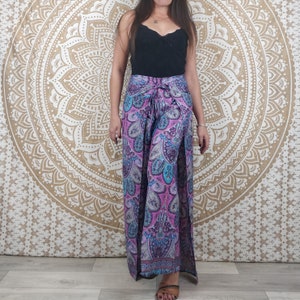 Pantalon thaï femme Moyana en soie indienne. Pantalon portefeuille bohème. Imprimé vert, blanc et or / fleuri noir / paisley violet / bleu Violet