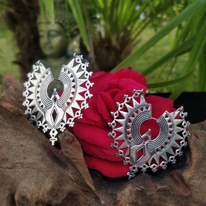 Ethnic earrings in brass / silver-plated brass.