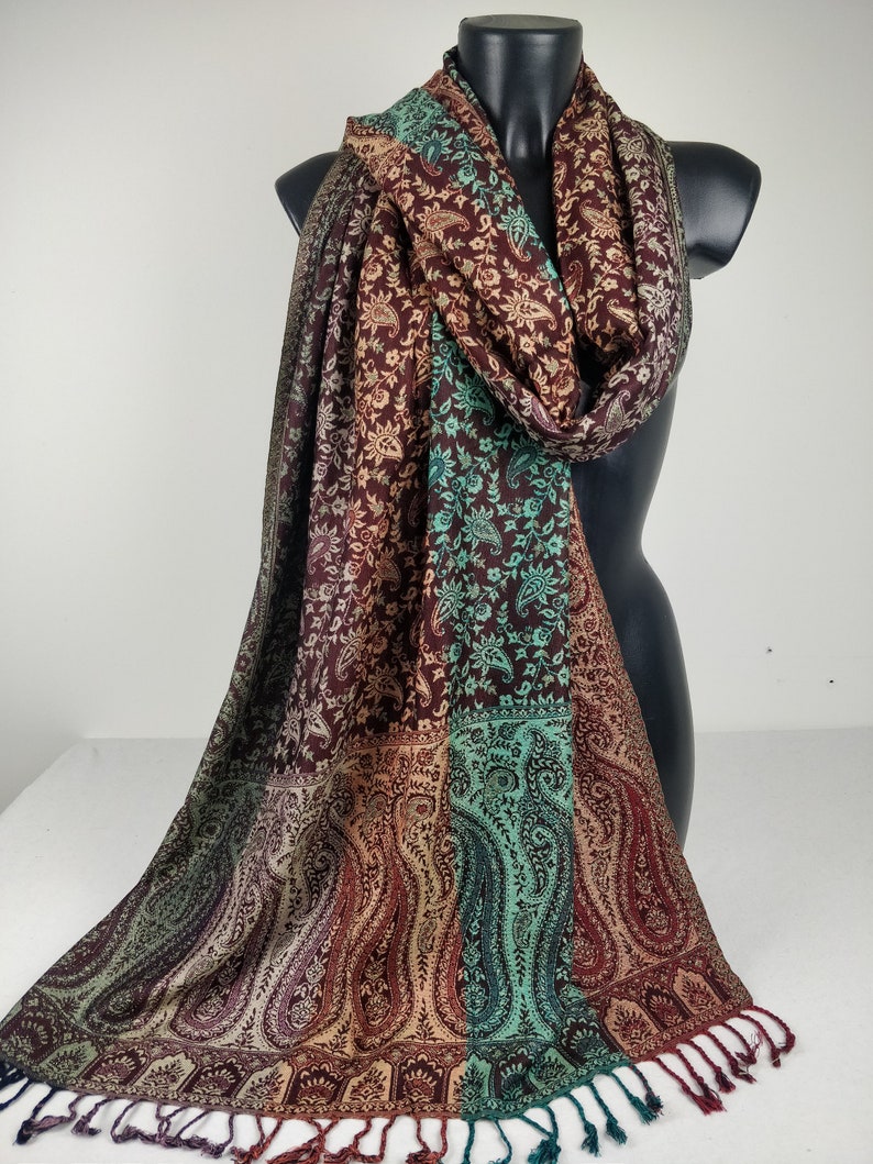 Multicolored Sankya reversible pashmina in viscose. Paisley pattern in brown tones. image 7