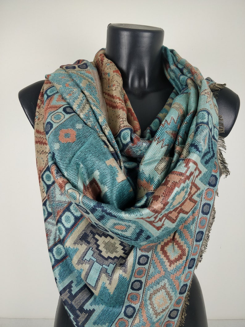 Pashmina Jyoti en viscose multicolore et réversible. Motif inca, tons turquois et marron. image 4