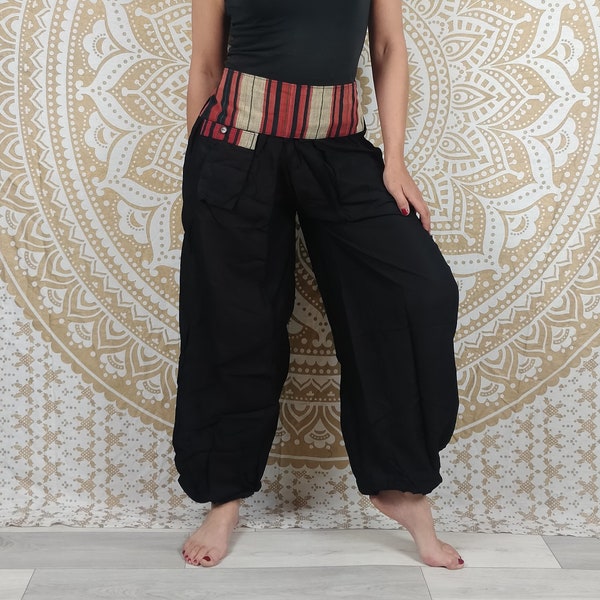 Pantalon Thani. Ample avec élastique aux chevilles, Large ceinture tissée.