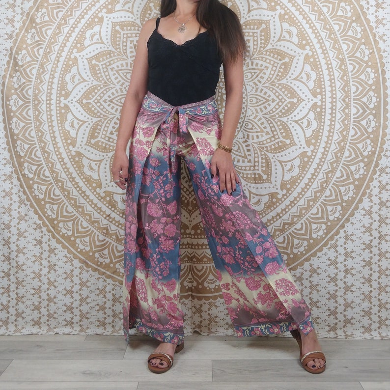 Pantalon thaï femme Moyana en soie indienne. Pantalon portefeuille bohème. Imprimé paisley noir, rouge, orange, or / fleuri / paisley noir Fleuri