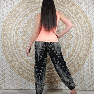 Lampang harem pants. Fluid and light pants with elastic at the ankles. Ethnic print. image 5