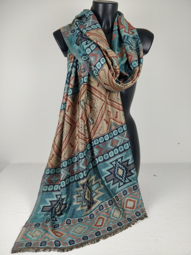 Pashmina Jyoti en viscose multicolore et réversible. Motif inca, tons turquois et marron. image 8