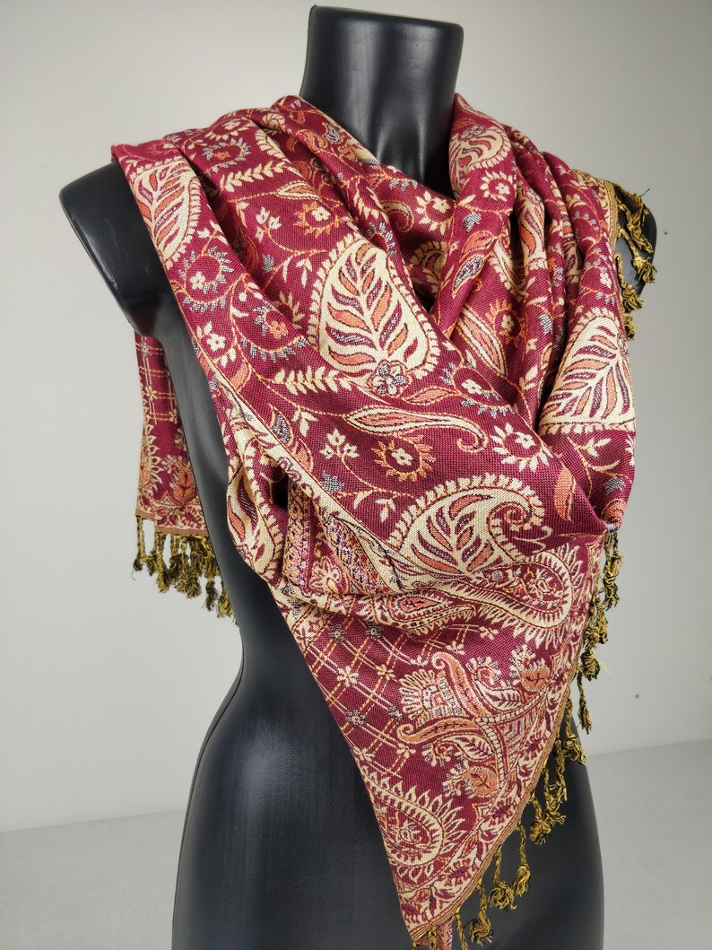 Pashmina Asoha réversible en viscose. Motif paisley fuchsia et blanc image 2