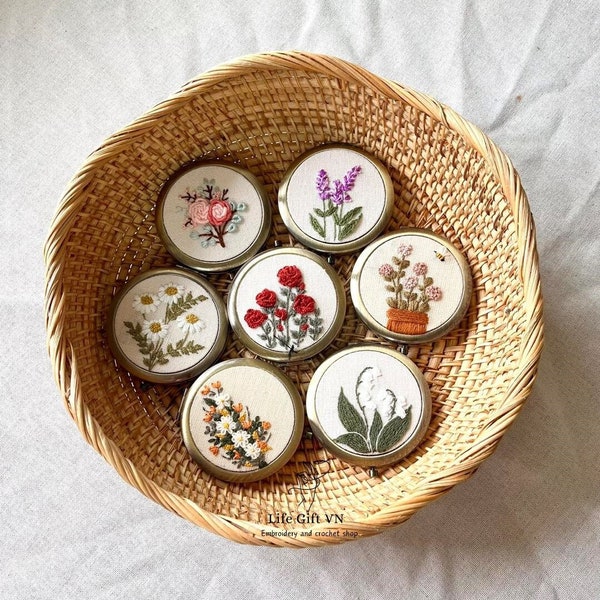 Hand Embroidered Pocket Mirror, Floral Embroidered Compact Mirror, Personalized Compact Mirror, Bridesmaid Gift, Makeup Mirror, Gift For Her