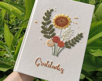 Gepersonaliseerde handgeborduurd A5-notitieboekje, dagboek met bloemen