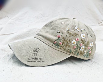 Chapeau marguerite blanche et abeille brodé à la main, chapeau brodé de fleurs sauvages, casquette de baseball personnalisée, broderie florale vintage, chapeau pour femme