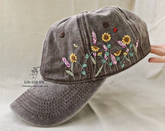 Hand Embroidery Yellow Daisy and Bee Hat, Personalized Baseball Cap, Custom Hand Embroidered Hat, Vintage Embroidered Floral, Hat For Woman