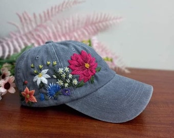 Individuell bestickte Baseballmütze, personalisierte floral bestickte Mütze, Jeansmütze, Denim Trucker Cap, Sommermütze, Geschenk für Frauen, Geschenk für Sie