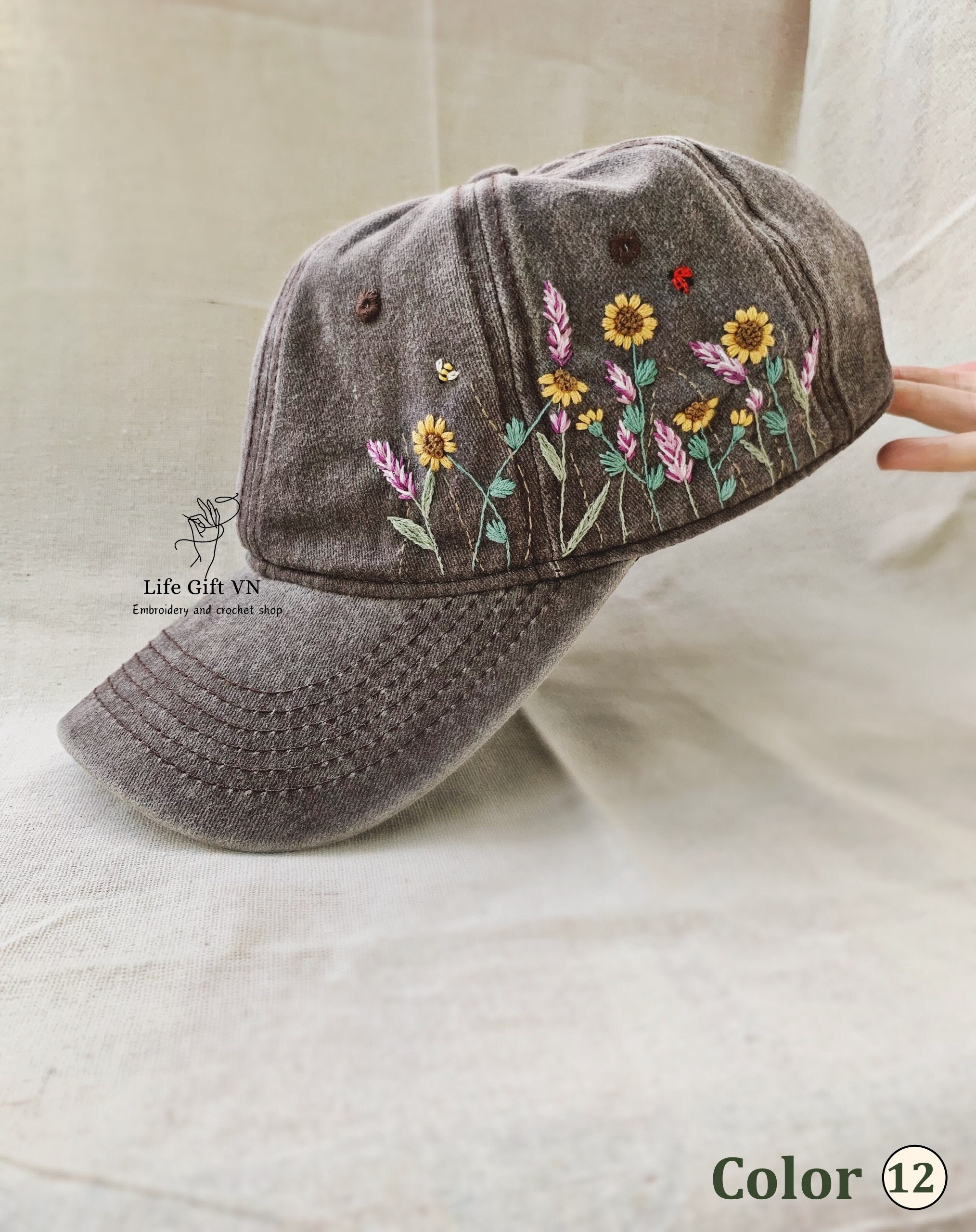 Hand Embroidery Yellow Daisy and Bee Hat, Personalized Baseball Cap, Custom Hand Embroidered Hat, Vintage Embroidered Floral, Hat For Woman