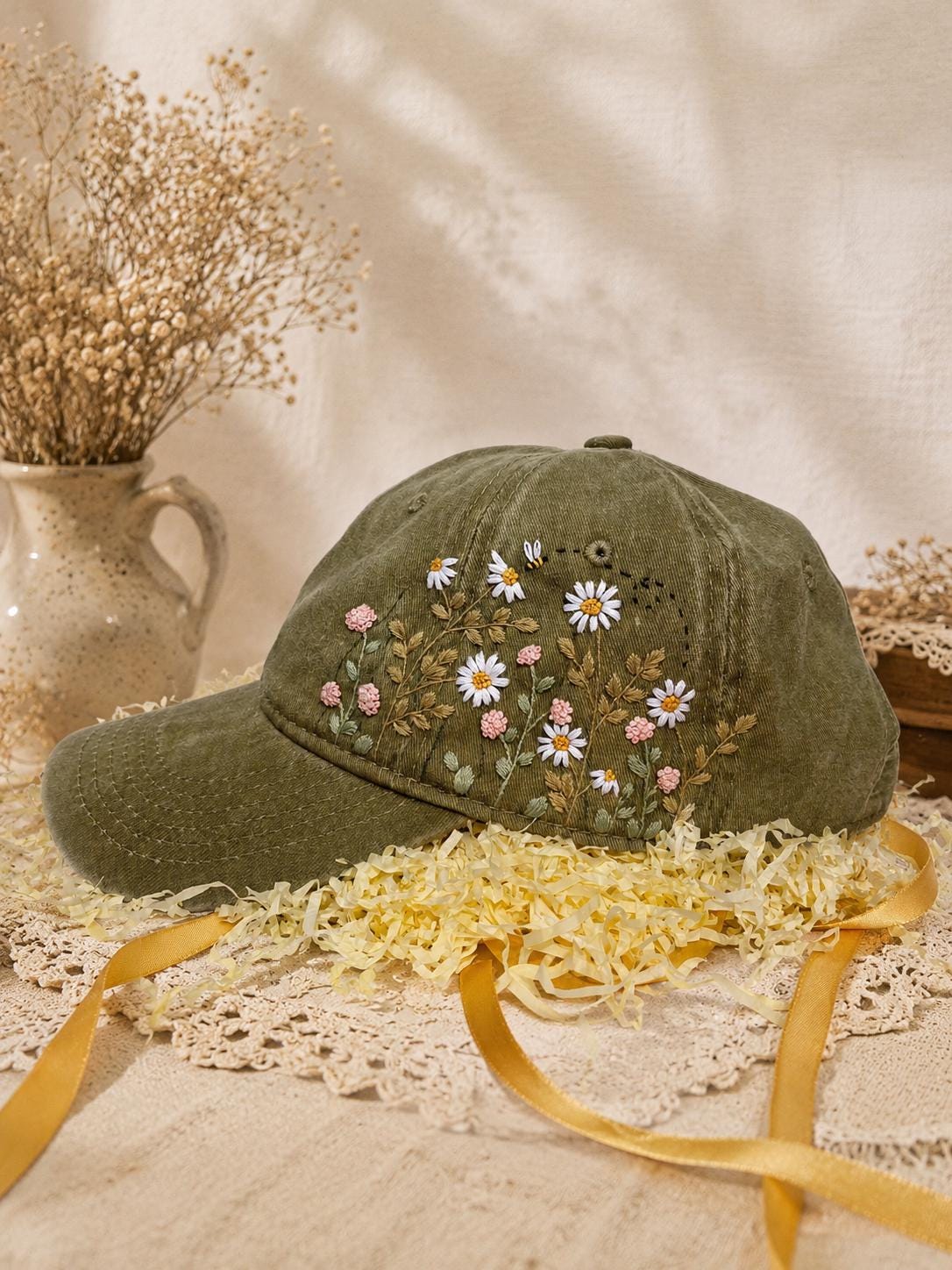 Hand Embroidery White Daisy and Bee Hat, Wildflowers  display picture 2