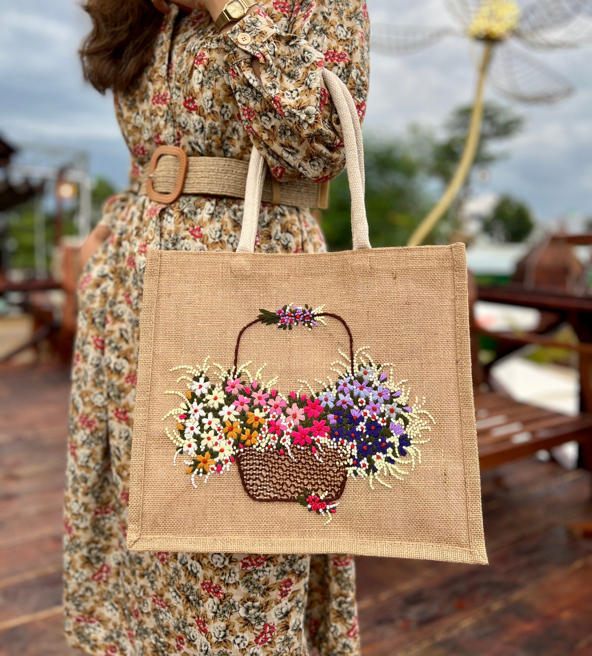 人気デザイナー Hand Cute Bag, Jute Garden Flower Bag, Burlap Embroidered トートバッグ