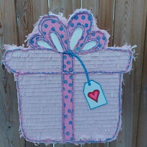 Valentine&#39;s Gift Pinata, ready to ship, gift for her, gift for her Present pinata, Love Pinata, cute pinata love game Pinata, regalo piñata