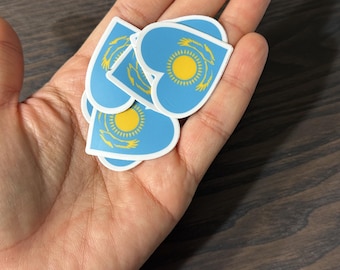 Pegatinas del corazón de la bandera de Kazajstán – Vinilo duradero, impermeable y resistente a los arañazos / Pegatinas patrióticas kazajas / Наклейки флаг Казахстан