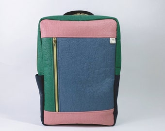 Rucksack in drei Farben mit großer Innentasche aus veganem Leder (das aus Ananasfasern besteht) Blau/Grün/Rosa