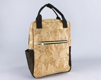 Kleiner Kork - Rucksack mit Tablet-Innentasche, Korkstoff in der Farbe Natur kork und Gold