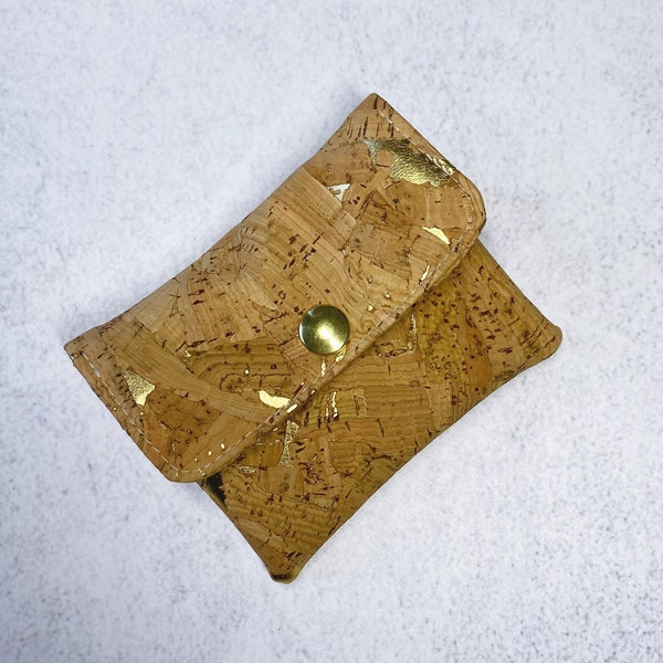 Kleiner Kork - Geldbeutel, Portemonnaie, Geldbörse, Brieftasche in der Farbe Natur-Gold