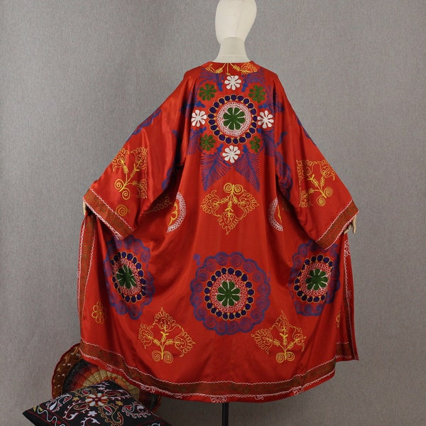 Embroidered vintage coat/Uzbek suzani chapan/Ethnic jacket /Boho dress cape,kimono/Bohemian tribal abaya/ Unisex robe/Central Asian clothing