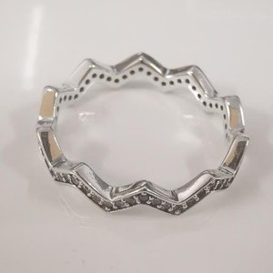Shimmering Zigzag secca Ring RETIRED