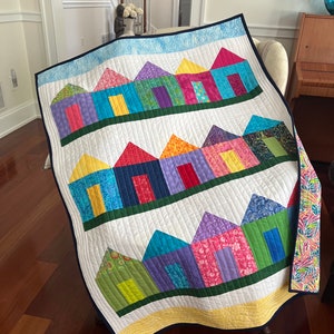 Beach House Quilt, Handmade Quilt, Beach Wall Hanging, Lap Quilt. Ready to ship.